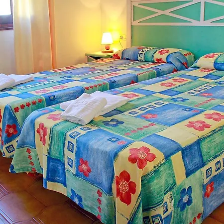 Gardens Apt 2 Dorm 公寓